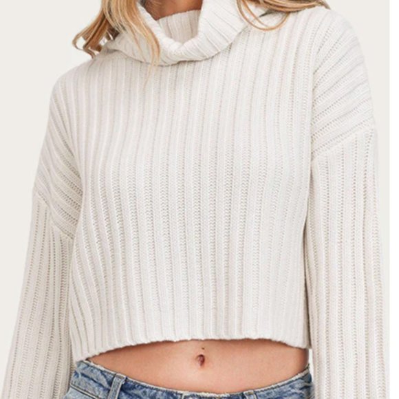 SWEET RAIN - Cropped Ribbed-Knit Chunky Turtleneck Sweater - Picture 2 of 4